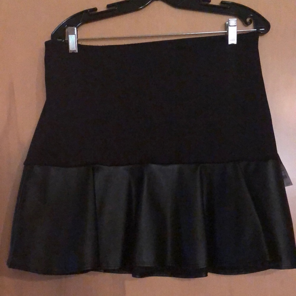 Mini black skirt